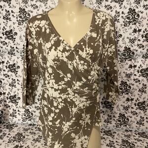 Women’s Orvis Medium MD Asymmetrical Floral Blouse